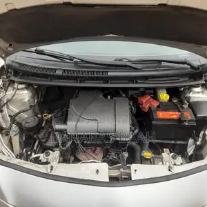 Toyota Belta 2011 Silver