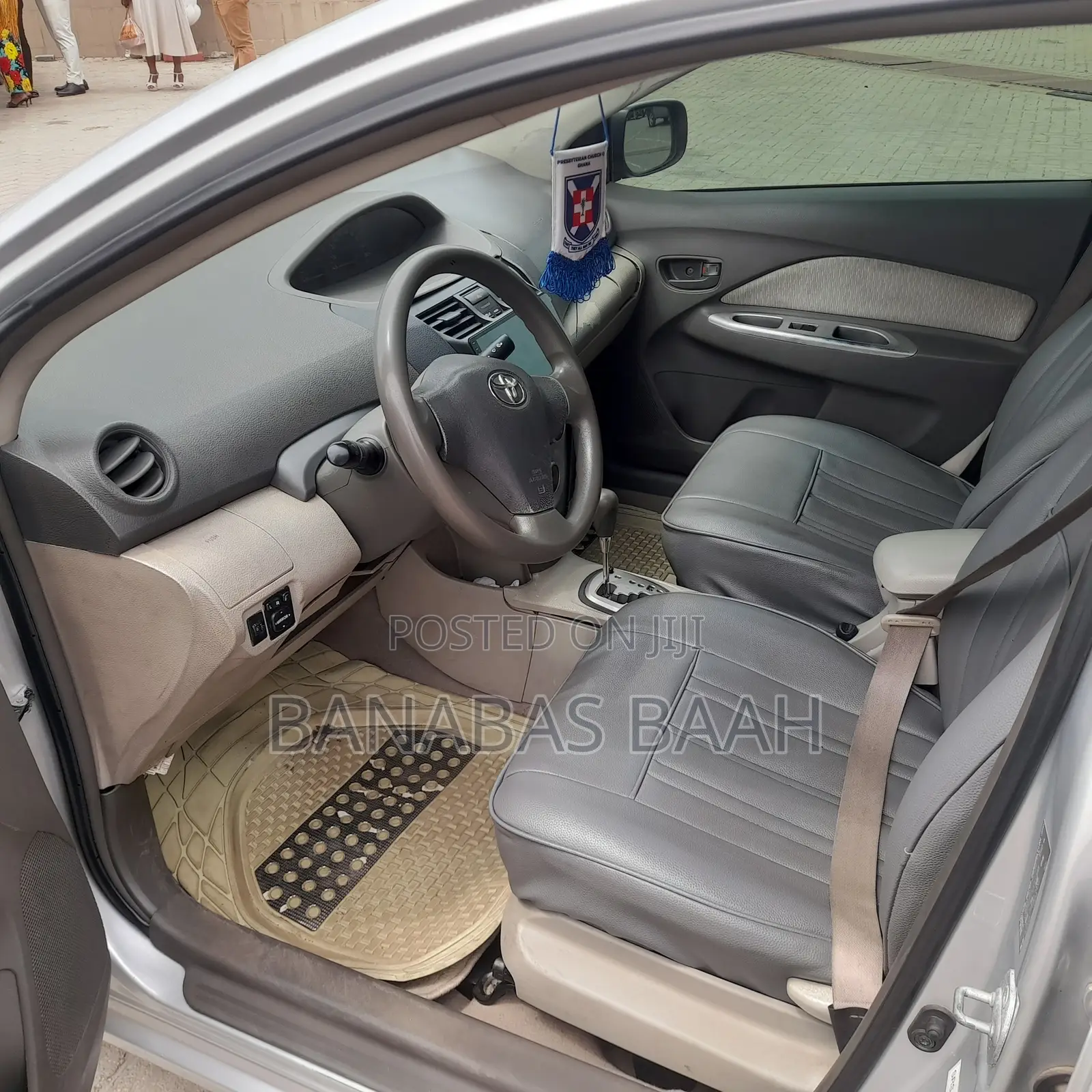 Toyota Belta 2011 Silver
