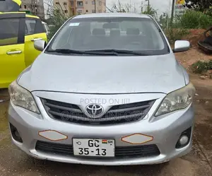 Toyota Corolla LE 4dr Sedan (1.8L 4cyl 4A) 2013 Silver