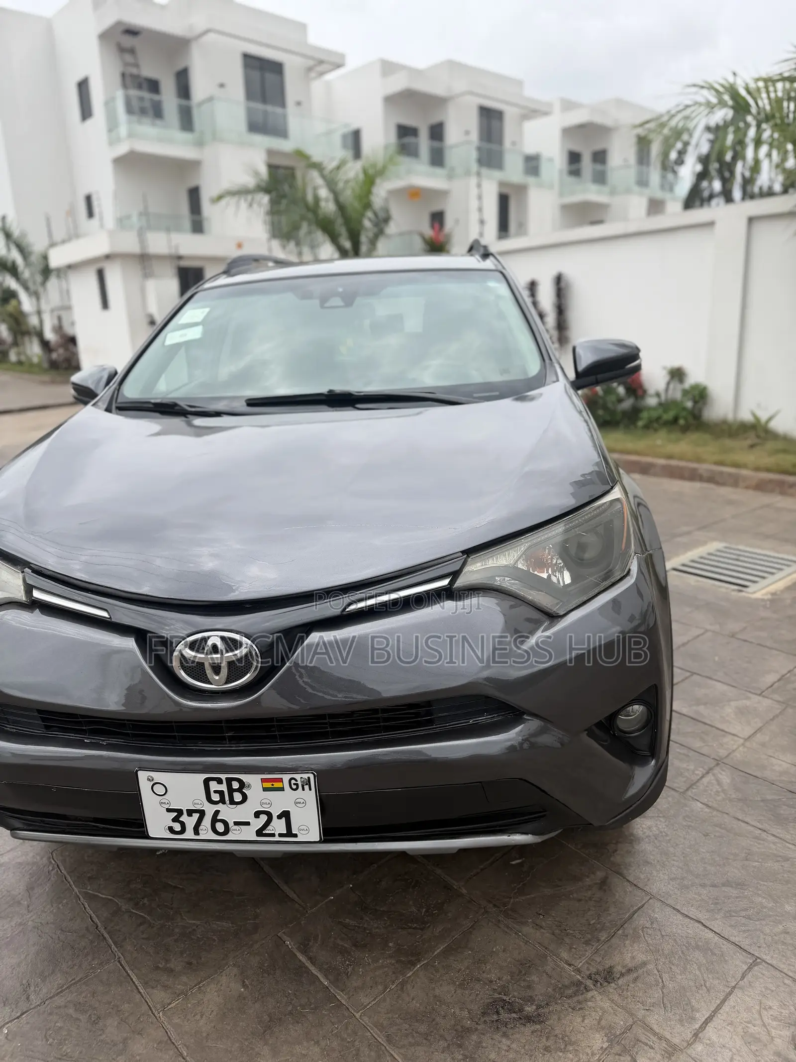 Toyota RAV4 XLE 4dr SUV AWD (2.5L 4cyl 6A) 2018 Gray