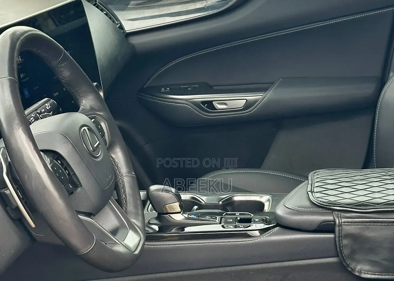 Lexus NX 350h Premium AWD 2025 Brown