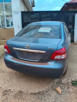 Toyota Yaris 2012 Blue