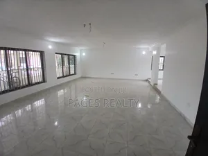 3bdrm Apartment in Madina, Zongo Junction for rent
