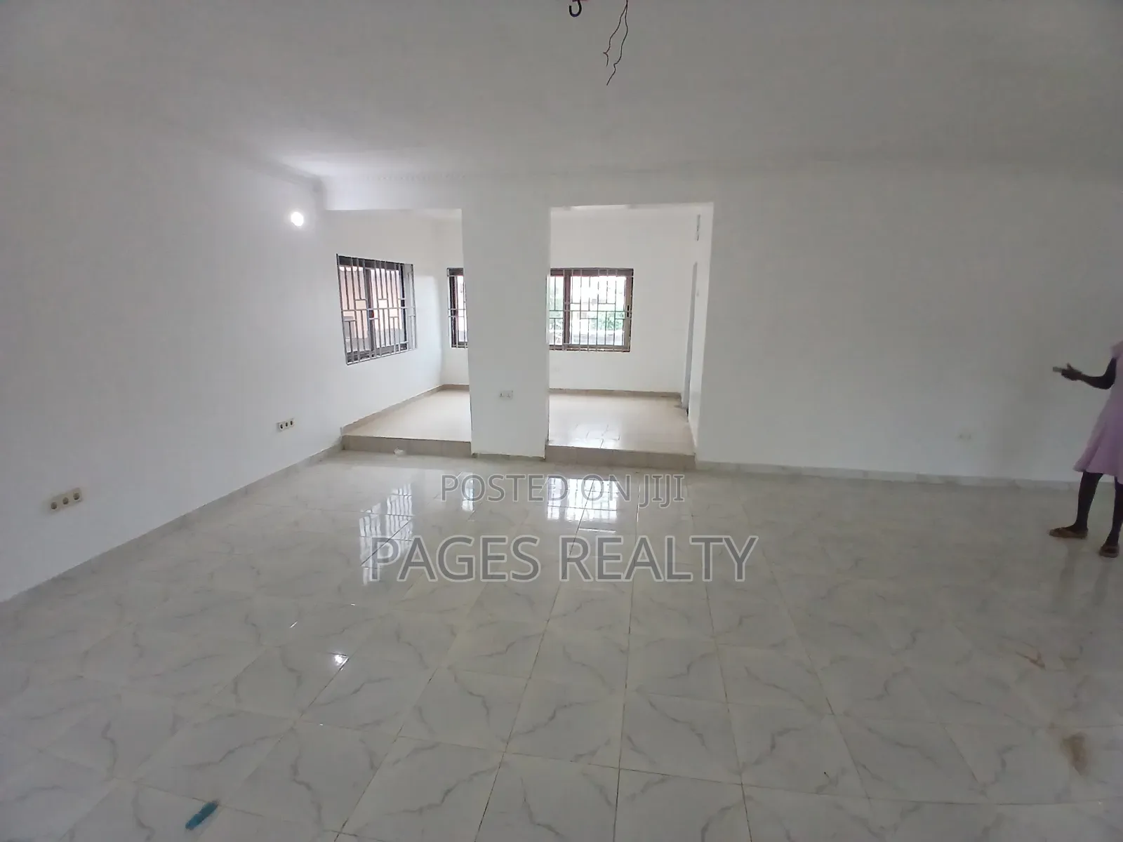 3bdrm Apartment in Madina, Zongo Junction for rent