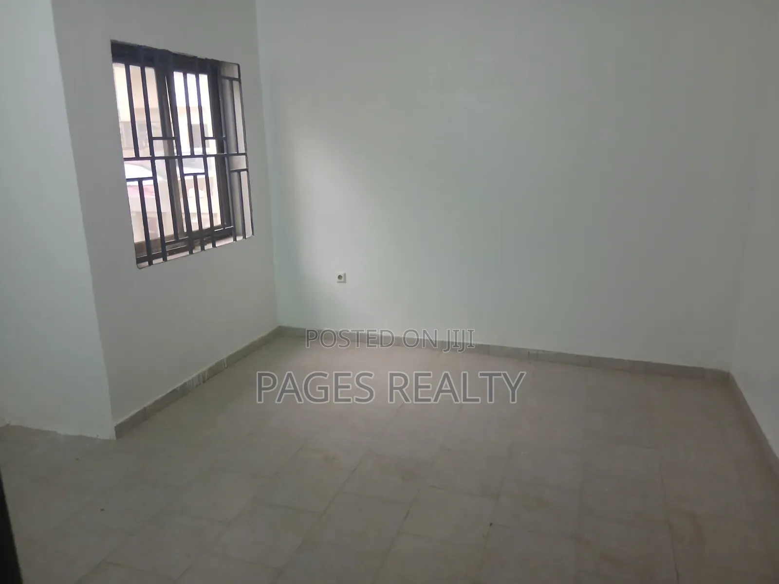 3bdrm Apartment in Madina, Zongo Junction for rent