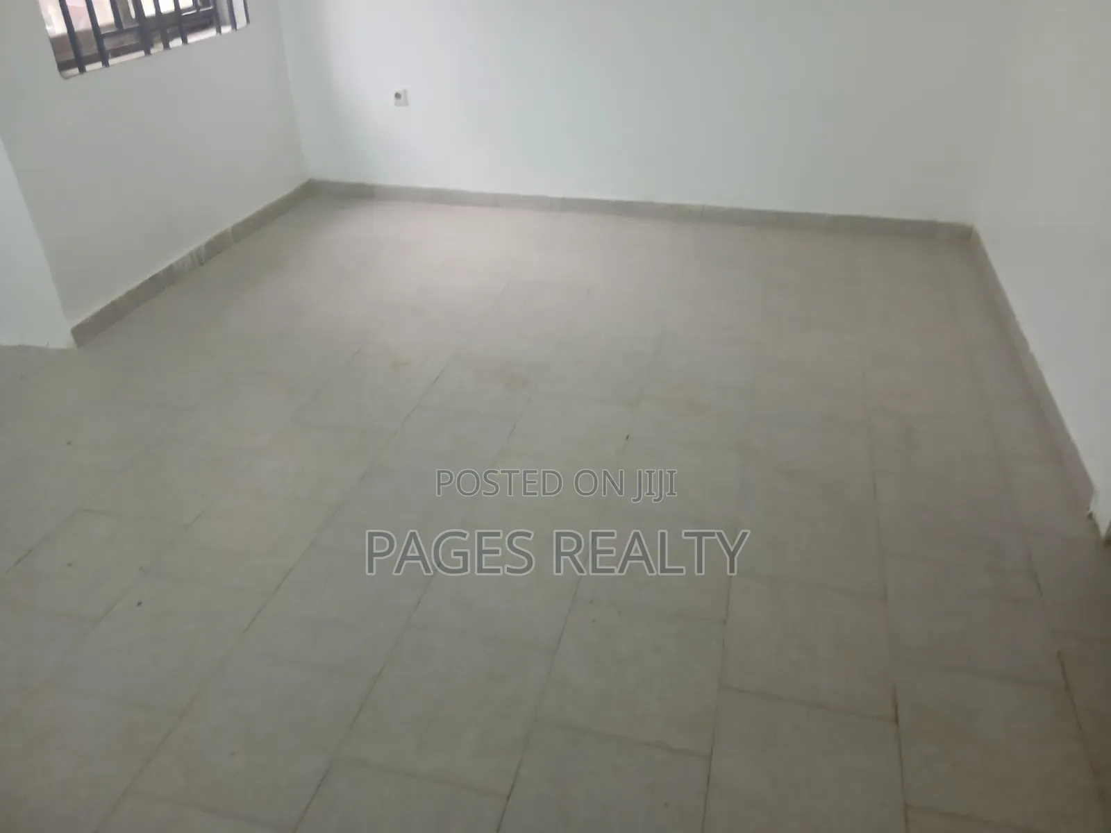 3bdrm Apartment in Madina, Zongo Junction for rent