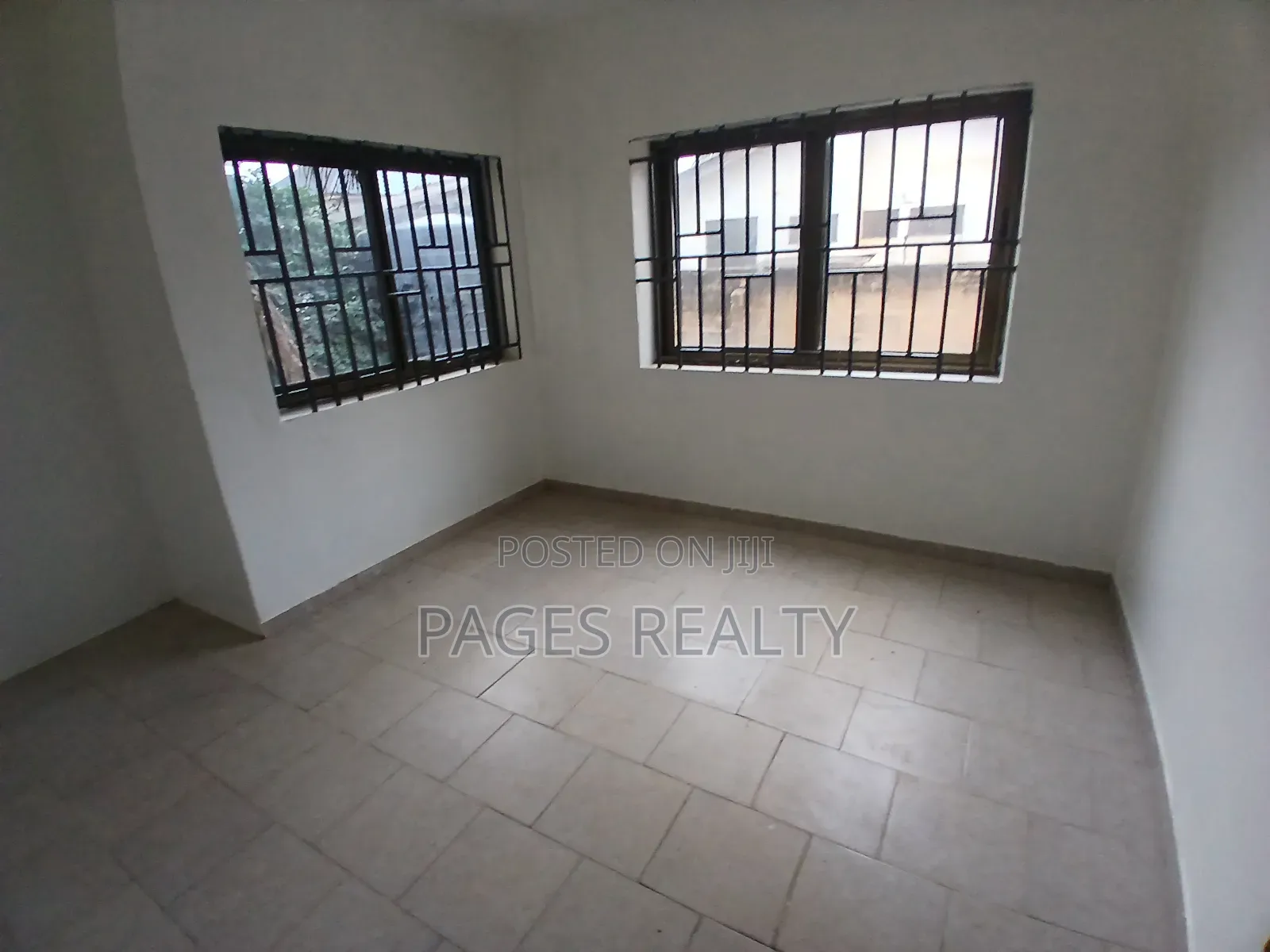 3bdrm Apartment in Madina, Zongo Junction for rent