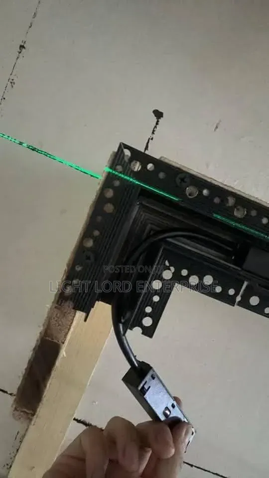 Flicker Free Corner Magnetic Connector