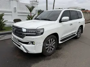 Toyota Land Cruiser 5.7 V8 2013 White