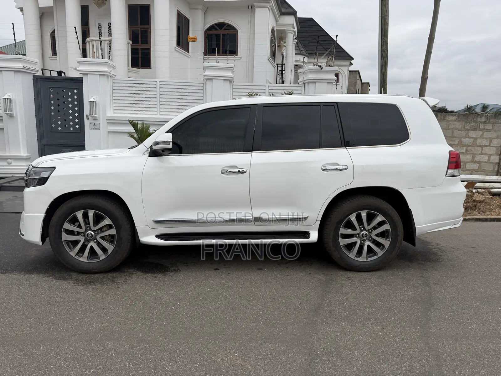 Toyota Land Cruiser 5.7 V8 2013 White