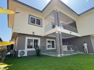 4bdrm Duplex in East Airport for sale
