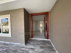 4bdrm Duplex in East Airport for sale