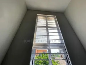 4bdrm Duplex in East Airport for sale