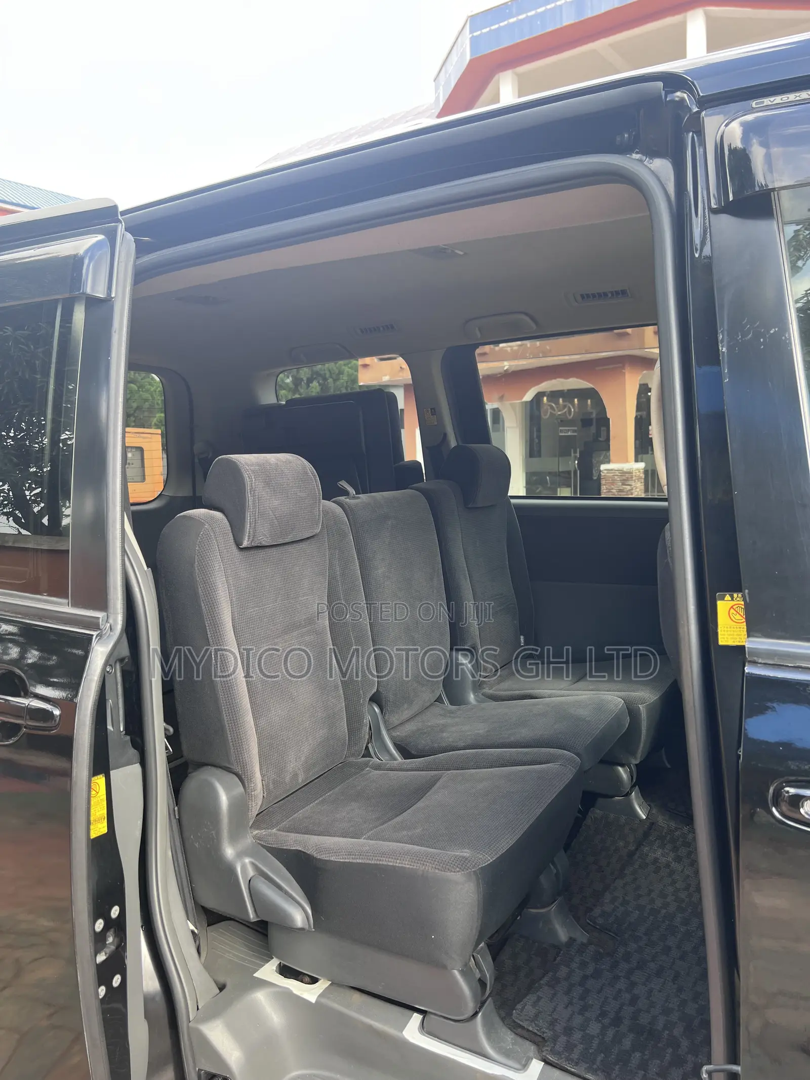 Toyota Voxy V 2WD 8-Seater 2010 Black