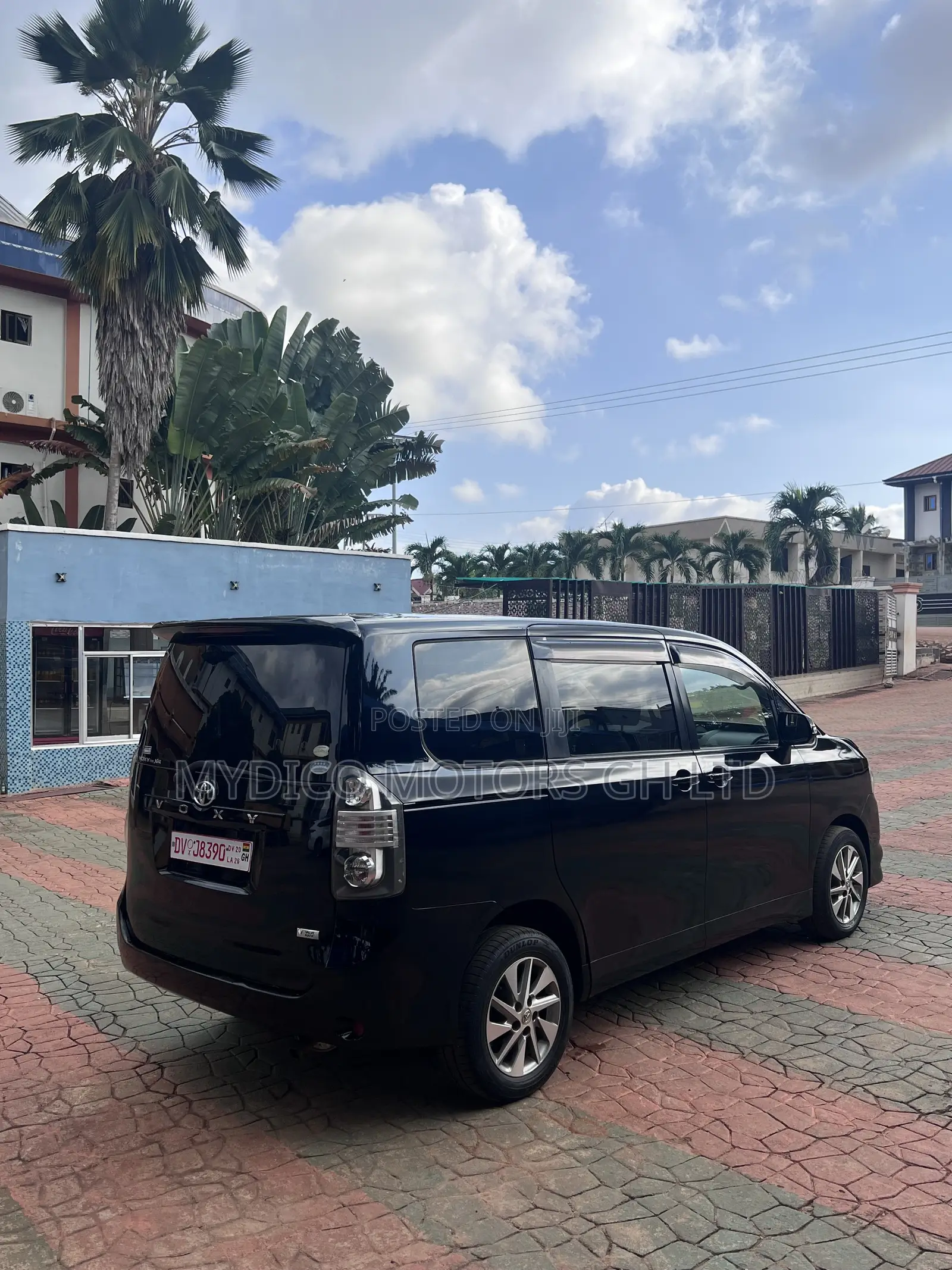 Toyota Voxy V 2WD 8-Seater 2010 Black