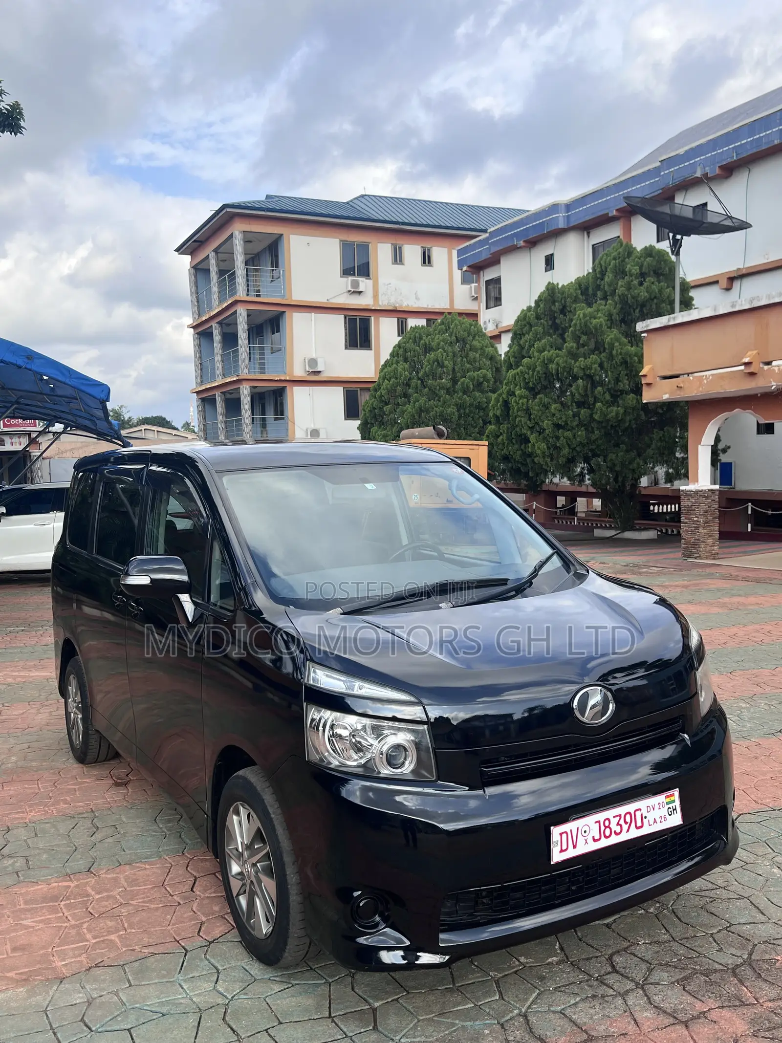 Toyota Voxy V 2WD 8-Seater 2010 Black