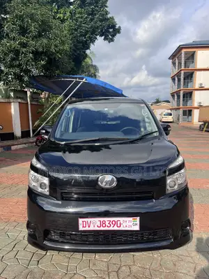Toyota Voxy V 2WD 8-Seater 2010 Black