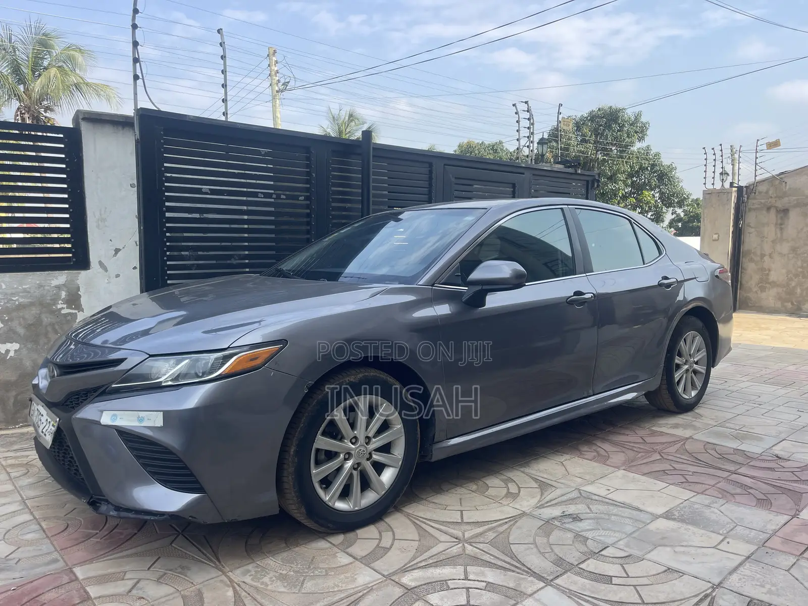 Toyota Camry SE (2.5L 4cyl 8A) 2019 Gray