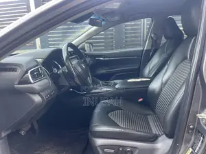 Toyota Camry SE (2.5L 4cyl 8A) 2019 Gray