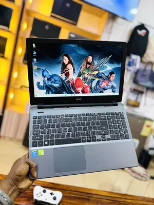 Laptop Acer Aspire E 4GB Intel Core i3 SSHD (Hybrid) 500GB