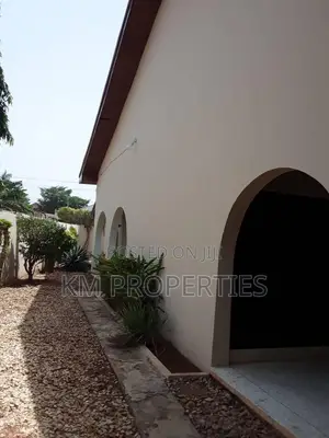 3bdrm Bungalow in SSNIT Flats for sale