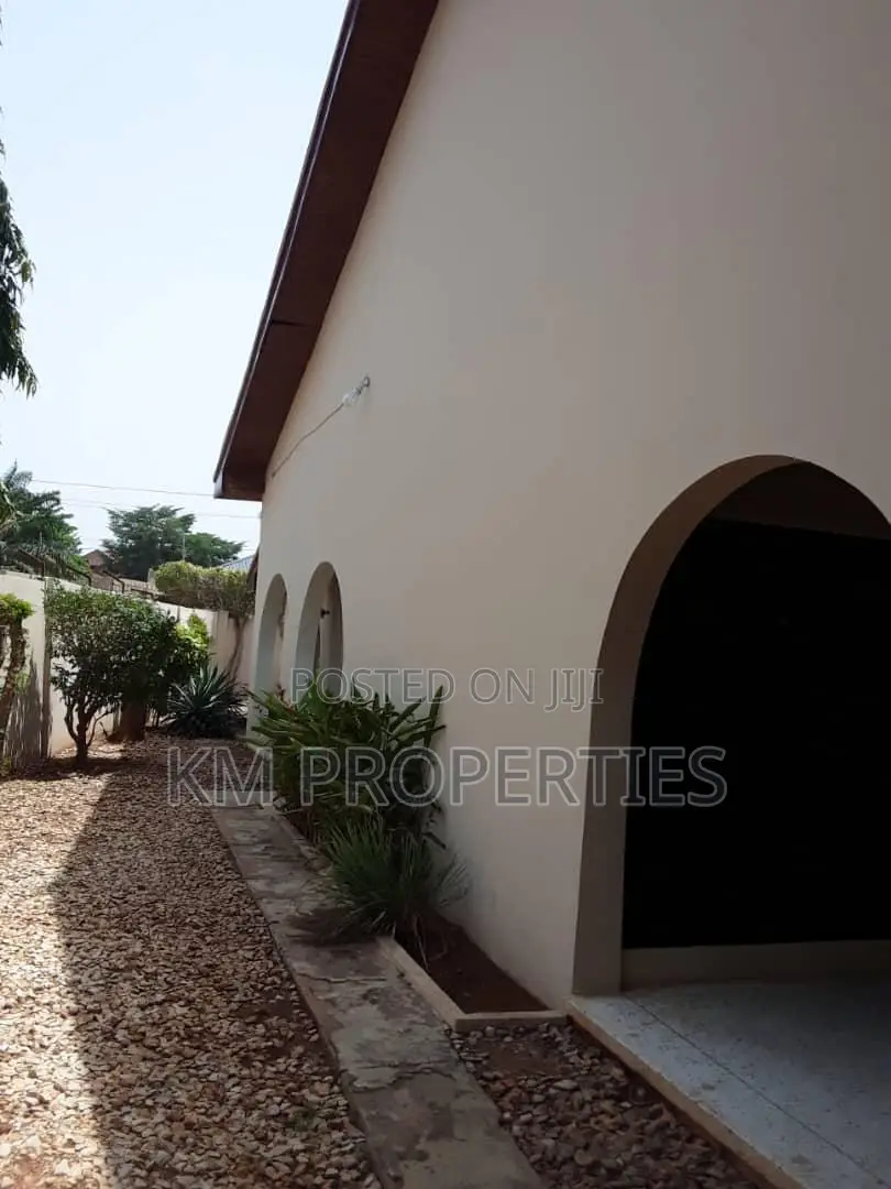 3bdrm Bungalow in SSNIT Flats for sale