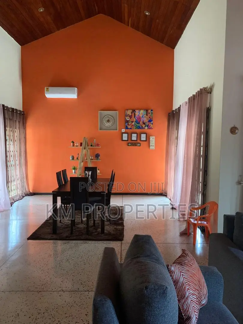 3bdrm Bungalow in SSNIT Flats for sale