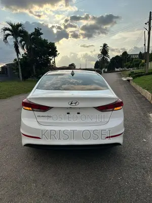Hyundai Elantra SEL 2018 White