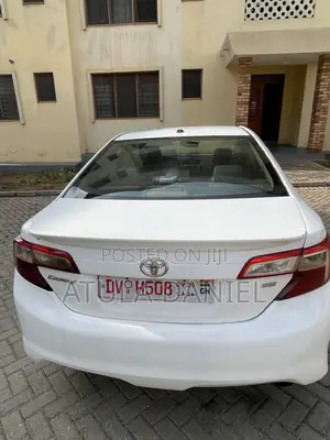 Toyota Camry SE Sport 4dr Sedan (2.5L 4cyl 6A) 2014 White