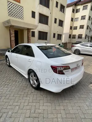 Toyota Camry SE Sport 4dr Sedan (2.5L 4cyl 6A) 2014 White