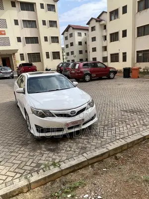 Toyota Camry SE Sport 4dr Sedan (2.5L 4cyl 6A) 2014 White