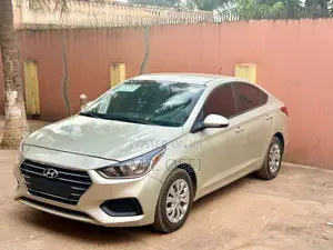 Hyundai Accent SE 2018 Beige