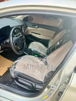Hyundai Accent SE 2018 Beige