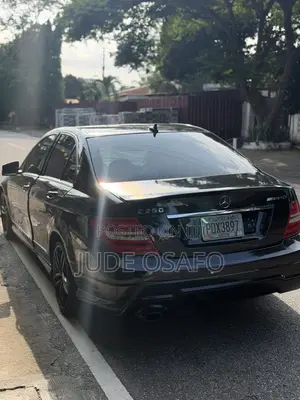 Mercedes-Benz C250 2013 Black