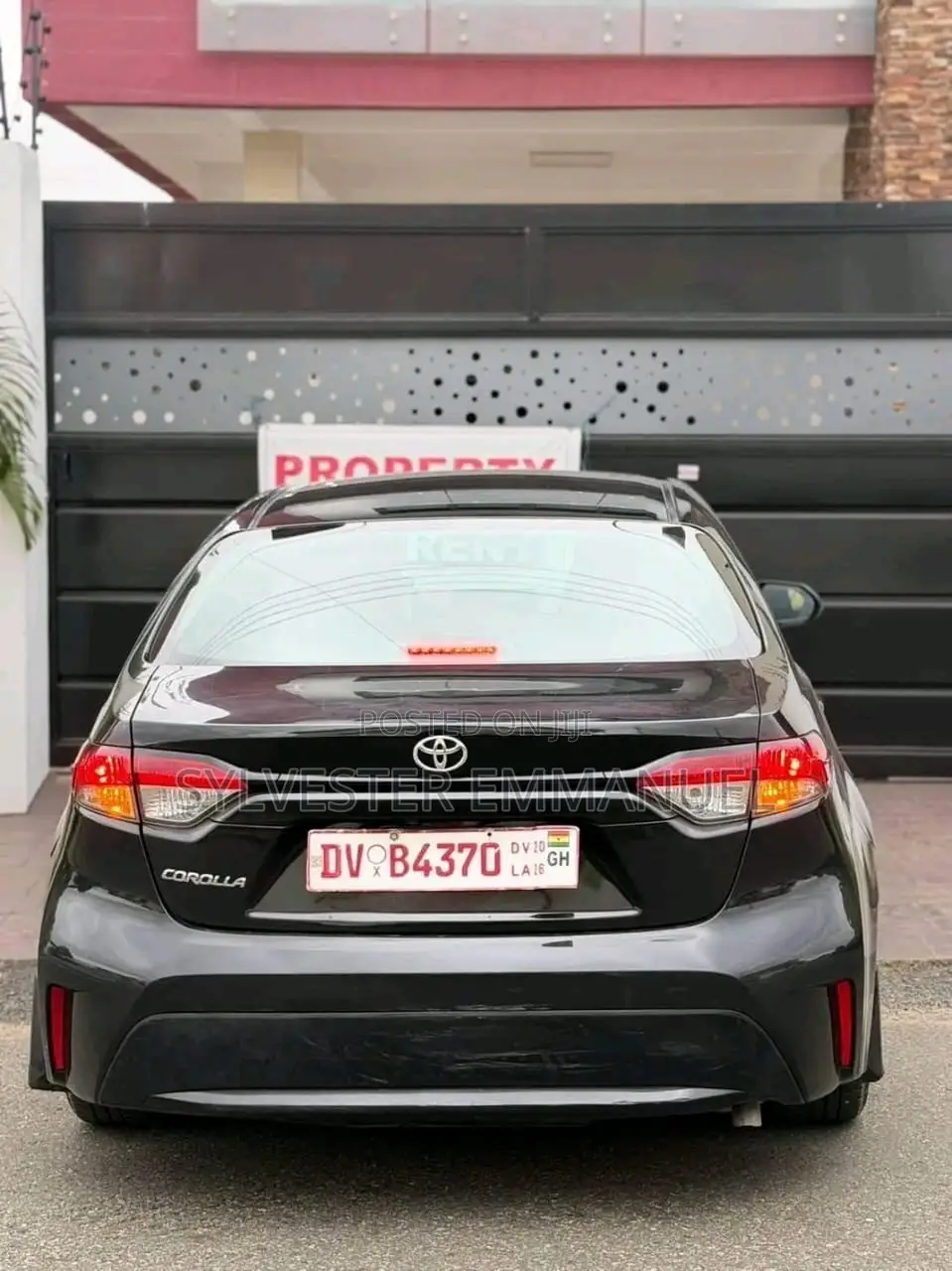 Toyota Corolla LE 2021 Brown
