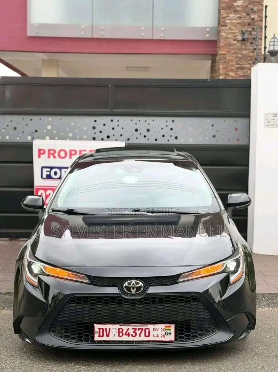 Toyota Corolla LE 2021 Brown
