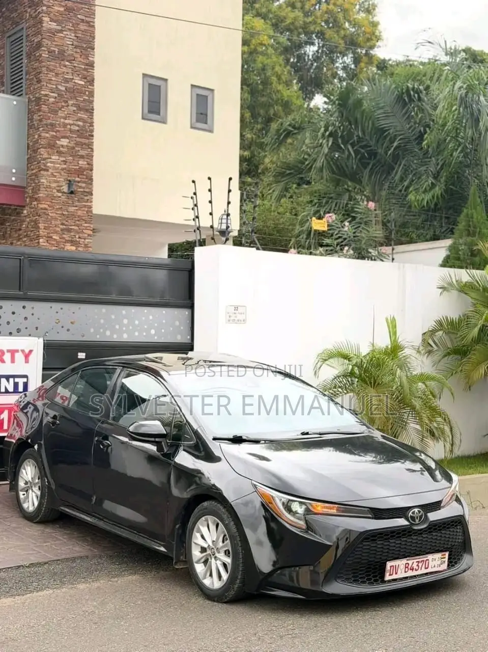 Toyota Corolla LE 2021 Brown