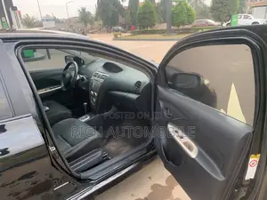 Toyota Yaris Base Sedan 4dr 2010 Black