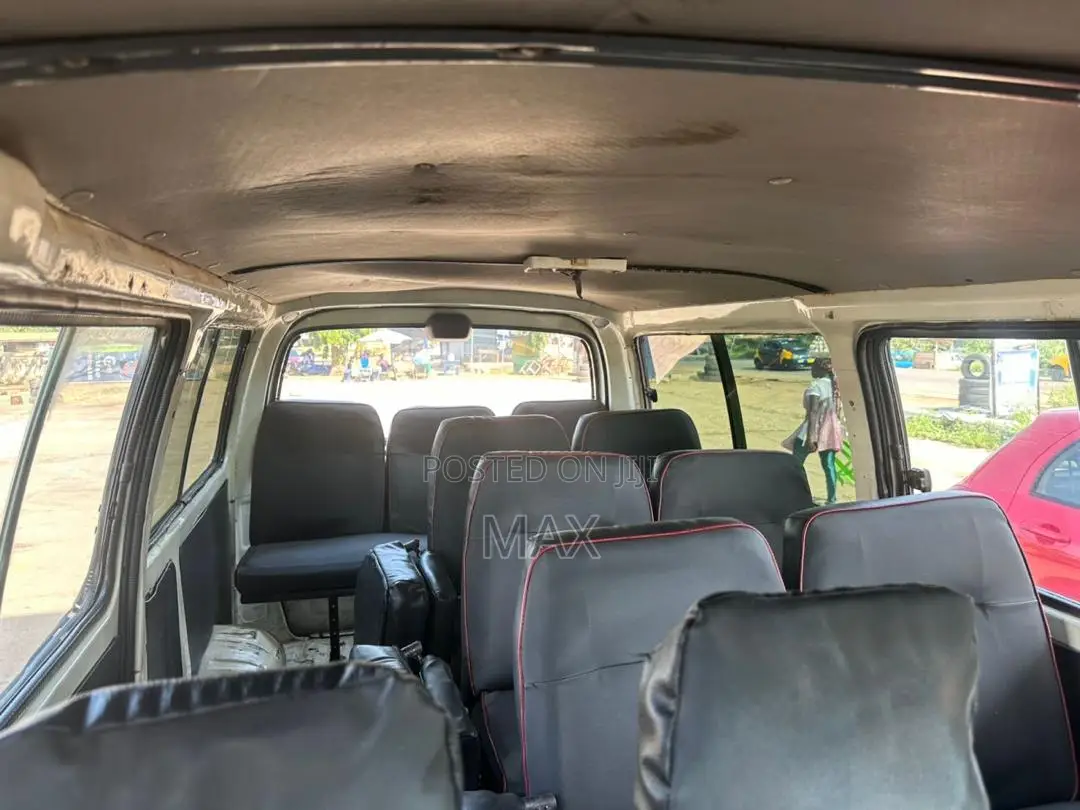 Toyota HiAce 2009 White
