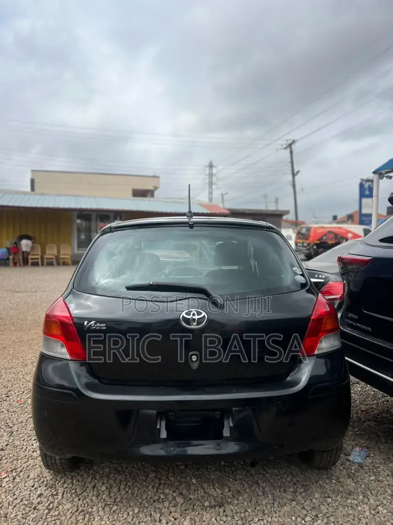 Toyota Vitz 2010 Black