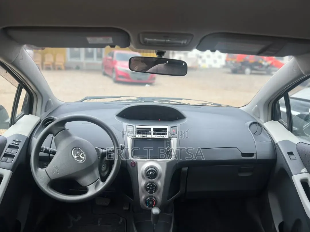 Toyota Vitz 2010 Black