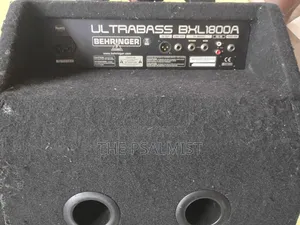 Behringer BXL 180-Watt 2Channel Ultra Bass Combo