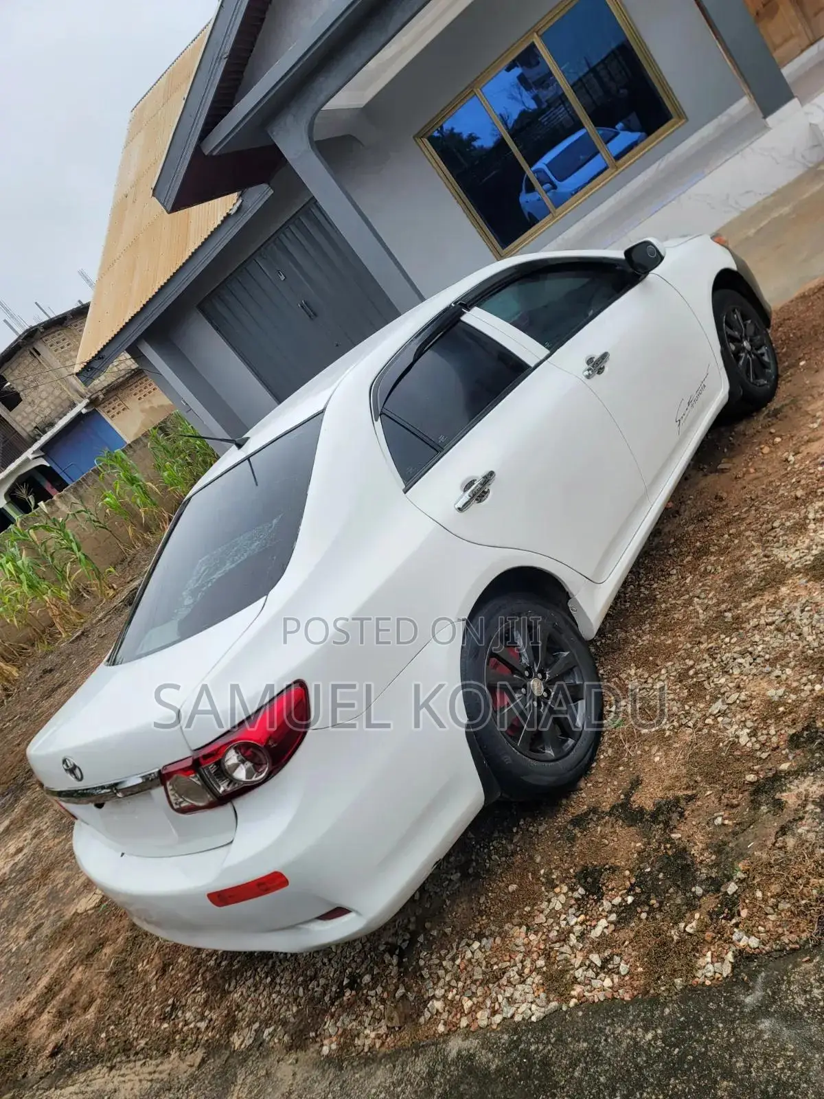 Toyota Corolla 2013 White