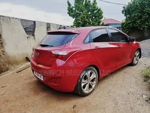 Hyundai Elantra SE 4dr Sedan (1.8L 4cyl 6A) 2014 Red