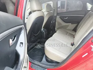 Hyundai Elantra SE 4dr Sedan (1.8L 4cyl 6A) 2014 Red