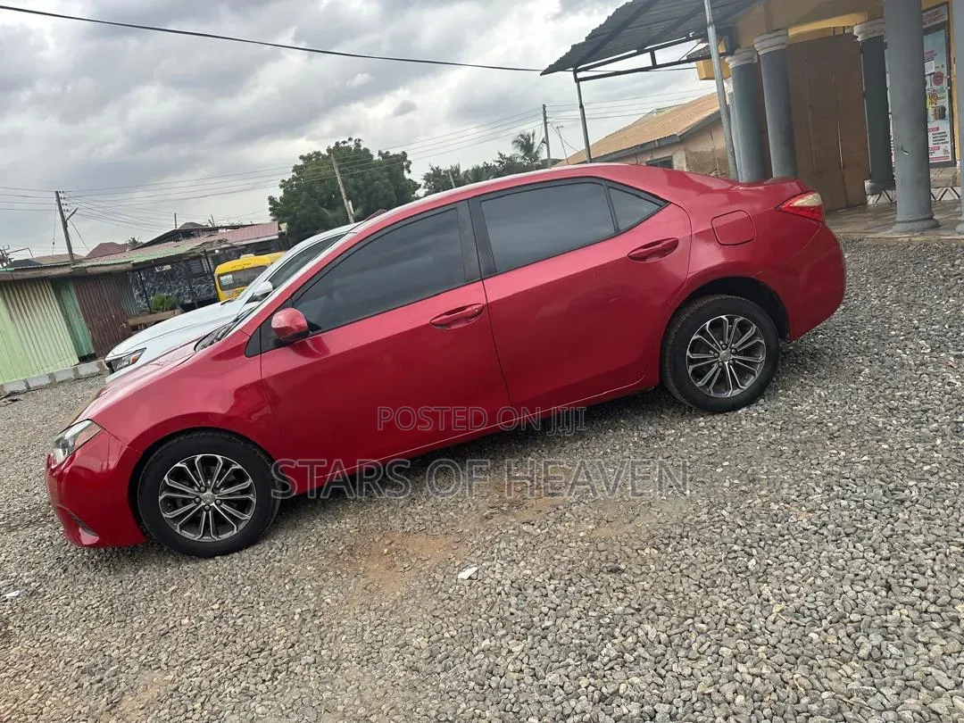 Toyota Corolla 2015 Red