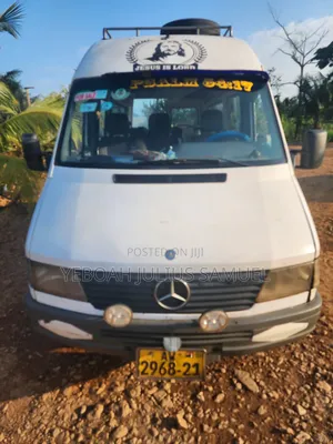 Mercedes-Benz 1422 2005 White