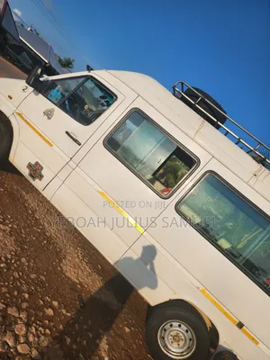 Mercedes-Benz 1422 2005 White