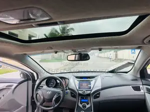 Hyundai Elantra Limited Sedan FWD (1.8L 4cyl 6A) 2013 Silver