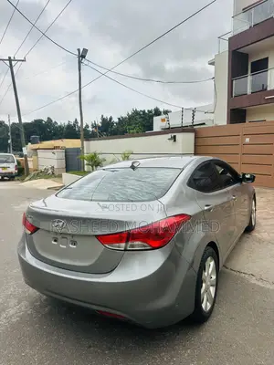 Hyundai Elantra Limited Sedan FWD (1.8L 4cyl 6A) 2013 Silver